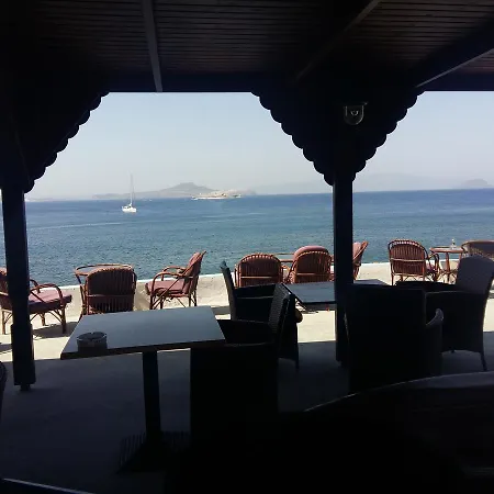 호텔 Haritos - Geothermal Hot Swimming Pool 3*