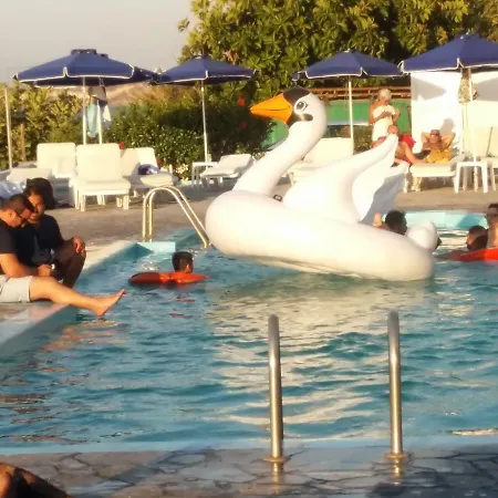 Hotel Haritos - Geothermal Hot Swimming Pool 3*