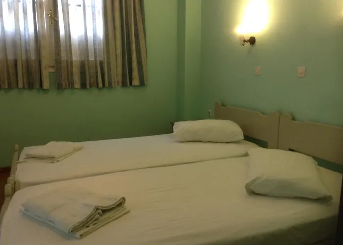 호텔 Haritos - Geothermal Hot Swimming Pool Skála