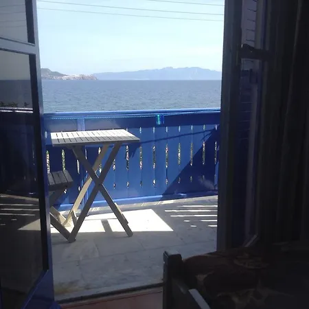 Haritos - Geothermal Hot Swimming Pool Hotel Mandraki (Nisyros)