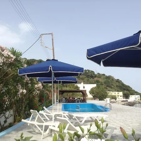 Haritos - Geothermal Hot Swimming Pool Hotel Mandraki (Nisyros)