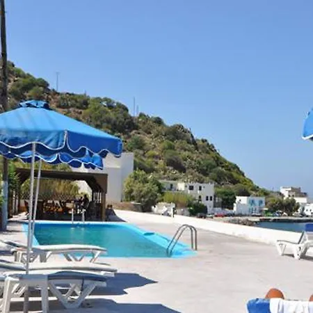 Hotel Haritos - Geothermal Hot Swimming Pool Mandraki (Nisyros)