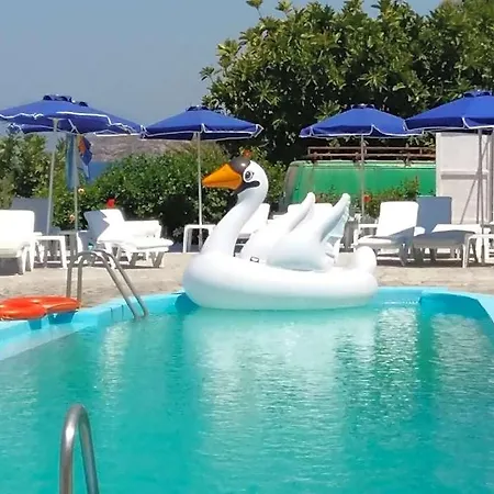 Haritos - Geothermal Hot Swimming Pool 酒店