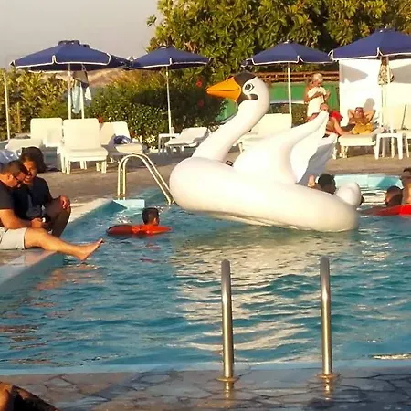 Haritos - Geothermal Hot Swimming Pool 酒店 3*