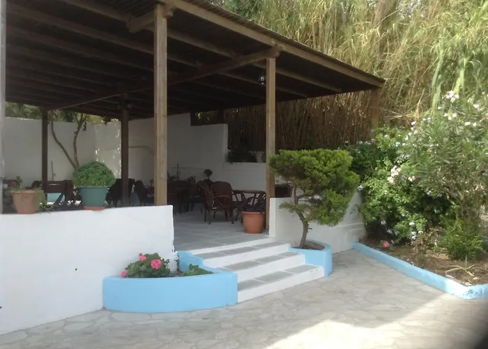 Haritos - Geothermal Hot Swimming Pool 3* Skála