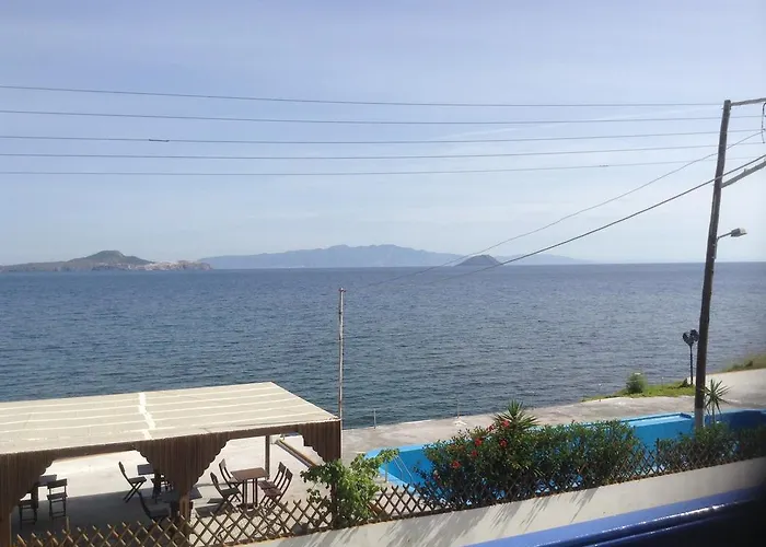 Haritos - Geothermal Hot Swimming Pool Skála