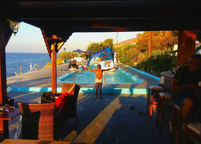 Haritos - Geothermal Hot Swimming Pool 3* Skála